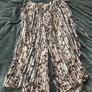 Boho Aesthetic and Flowy Flower Pants (Yado)